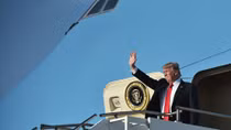 Tổng thống Trump tuyên bố sắp lên đường tới Hà Nội