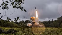 NATO bất ngờ kêu gọi Mỹ không rút khỏi hiệp ước hạt nhân với Nga