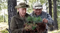 Tổng thống Putin lại vượt núi, băng rừng ở Siberia