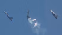 Nga suýt mất một tiêm kích Su-30SM khi bay kiểu “Hổ mang bành”