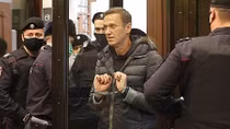 Tòa án Nga tuyên phạt Navalny 3,5 năm tù giam