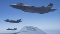 Mỹ điều 6 tiêm kích F-35 tới sát Iran lúc máy bay Ukraine bị bắn nhầm