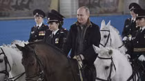 Tổng thống Putin cưỡi ngựa cùng nữ cảnh sát Nga trước ngày 8-3