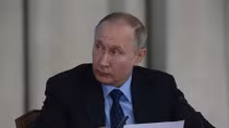 Moscow lệnh cách ly toàn bộ người già trên 65 tuổi, trừ Putin