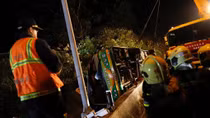 Lật xe buýt, hơn 30 người thiệt mạng