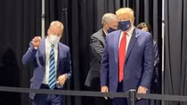 Mỹ phá kỷ lục về số ca COVID-19 mới, ông Trump nói sẽ đeo khẩu trang