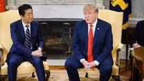 Cựu Thủ tướng Abe tiết lộ bình luận "sốc" của ông Trump về Trung-Triều