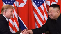 Tổng thống Trump nói gì sau tin ông Kim tái xuất?