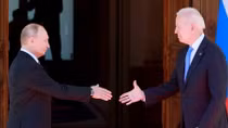 Tổng thống Nga: Ông Biden rất khác ông Trump!