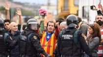 Catalonia có "mất cả chì lẫn chài" trong canh bạc đòi ly khai?