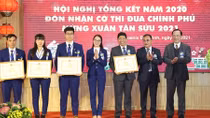 Tập đoàn Quốc tế Phượng Hoàng đón nhận Cờ thi đua Chính phủ