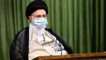 COVID-19 nóng trở lại, lãnh tụ Iran mắng người không đeo khẩu trang