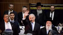 Israel lớn tiếng dọa hủy diệt Iran sau khi không kích Syria