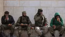 Không chịu nổi áp lực, phiến quân tính trao trả miền Nam cho Syria