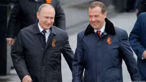 Sự nghiệp chính trị của ông Medvedev chấm dứt sau đêm 15-1?
