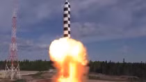 Nga hé lộ kế hoạch đưa đầu đạn siêu vượt âm lên ICBM Sarmat