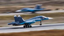 Su-34 lại đâm nhau trên không, phi công Nga suýt mất mạng