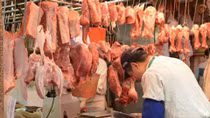 Giật mình với chiêu trò "bẩn" đẩy giá thịt lợn của tội phạm người Trung Quốc
