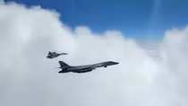 Siêu oanh tạc cơ B-1B Mỹ áp sát không phận Nga, bị MiG-31 và Su-35 săn đuổi