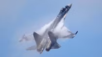 Su-35 Nga nhào lộn "thách thức vật lý" trên đất Thổ Nhĩ Kỳ