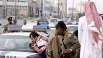 Cảnh sát Saudi Arabia bắt cặp song sinh đâm chết mẹ đẻ