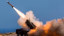 Phiến quân Houthi ồ ạt phóng tên lửa về phía Arab Saudi