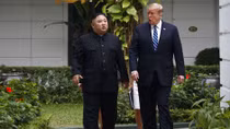 Tổng thống Trump và Chủ tịch Kim đi dạo trong khách sạn Metropole
