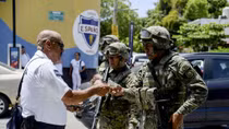Mexico ùn ùn triển khai 15.000 binh sĩ tới biên giới Mỹ
