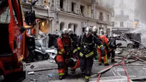 Nổ lớn ở trung tâm thủ đô Paris