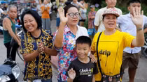 Việt Nam chúc mừng Thái Lan giải cứu thành công đội bóng nhí