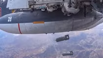 Nga dội bom phủ đầu, chặn âm mưu đánh bom UAV của khủng bố ở Syria