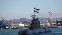 Iran đưa tàu ngầm mang tên lửa hành trình ra biển lúc căng thẳng