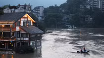 Lũ ngày càng dâng cao, nhiều thành phố ven Dương Tử báo động đỏ