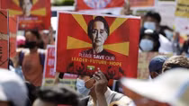 Bà Aung San Suu Kyi bị cáo buộc thêm tội danh mới