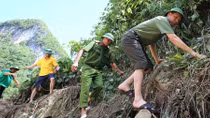 Hành trình sẻ chia mất mát với người dân vùng lũ của Cục Truyền thông CAND