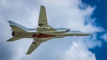 Nga điều oanh tạc cơ chiến lược Tu-22M3 mang tên lửa Kinzhal đến Crimea 