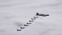 Oanh tạc cơ B-52 Mỹ và tiêm kích F-35 áp sát không phận Nga