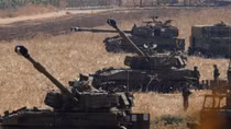 Hezbollah không kích ồ ạt vào căn cứ của Israel