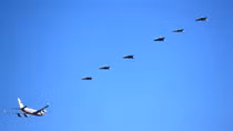 6 siêu tiêm kích Su-57 hộ tống ông Putin đến xem tên lửa Kinzhal