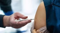 Nga tiêm Sputnik V cùng vaccine phương Tây để tăng hiệu quả