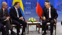 Tổng thống Putin "mắng" phiên dịch viên vì nhầm lẫn tai hại