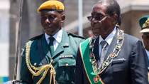 Tổng thống Zimbabwe quyết không từ chức dù bị giam lỏng