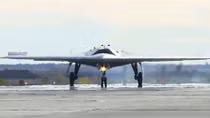 Siêu UAV tàng hình Nga nã bom nửa tấn trúng mục tiêu