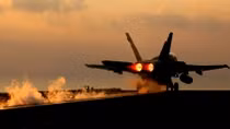 Mỹ cuống cuồng tìm cách nối lại đường dây nóng với Nga sau vụ bắn hạ máy bay Syria