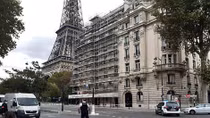 Tháp Eiffel bị doạ đánh bom, cảnh sát Pháp phong toả toàn bộ khu vực