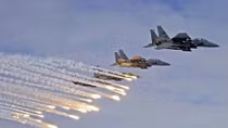 Israel dội bão lửa vào thủ đô Syria giữa dịch COVID-19