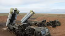 Ông Putin mời Arab Saudi mua S-400 sau vụ tấn công nhà máy dầu