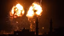 Israel nhấn chìm Gaza trong "biển lửa"