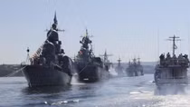 Khí tài Nga ùn ùn kéo tới “điểm nóng” sau vụ đụng độ với tàu Ukraine