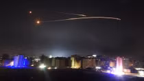 Tiêm kích Israel phóng tên lửa vào thủ đô Syria